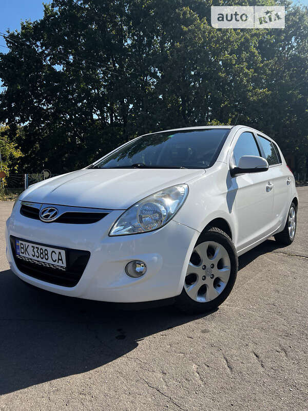 2012 hyundai i20