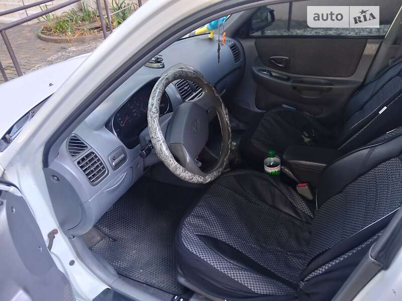 2001 hyundai accent