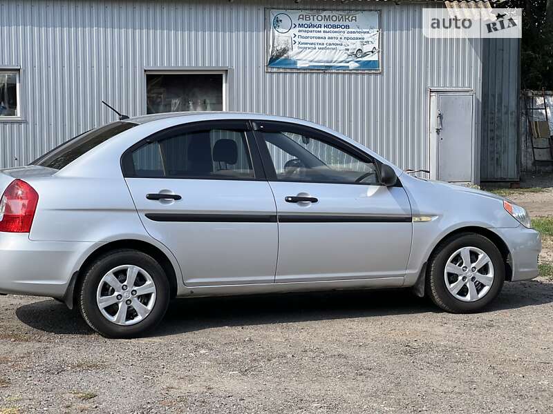 2009 hyundai accent