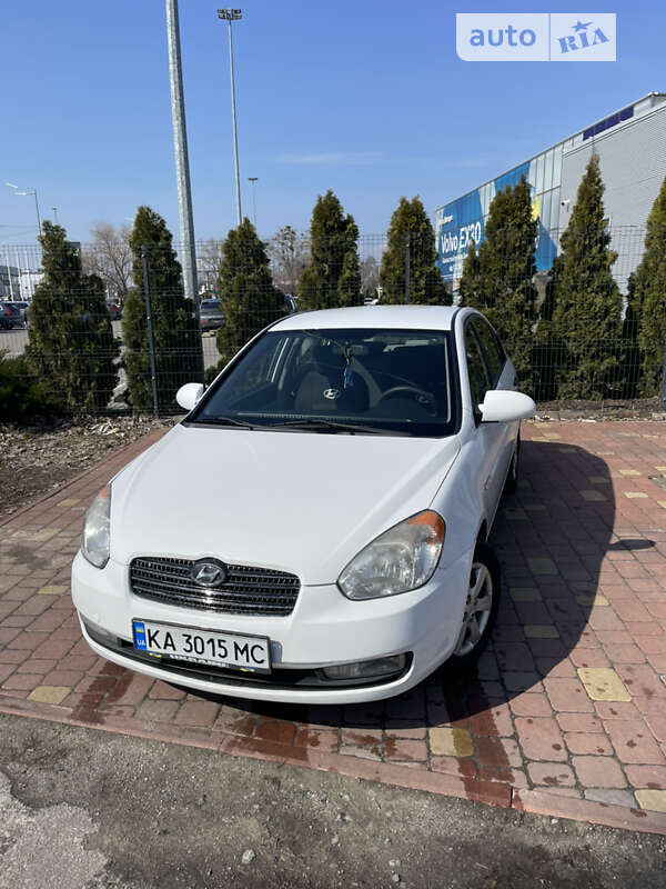 2009 hyundai accent
