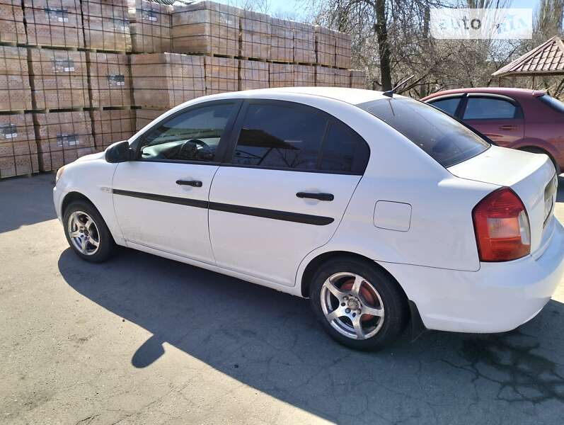 2009 hyundai accent