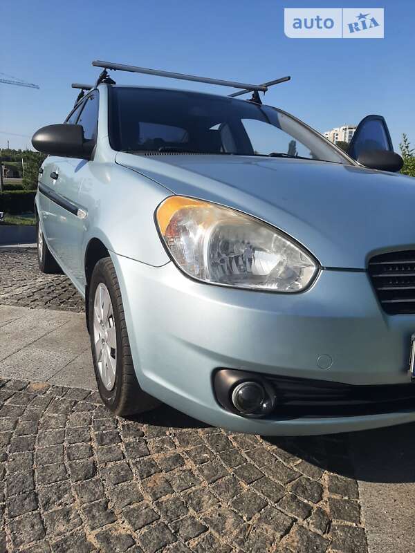 2009 hyundai accent