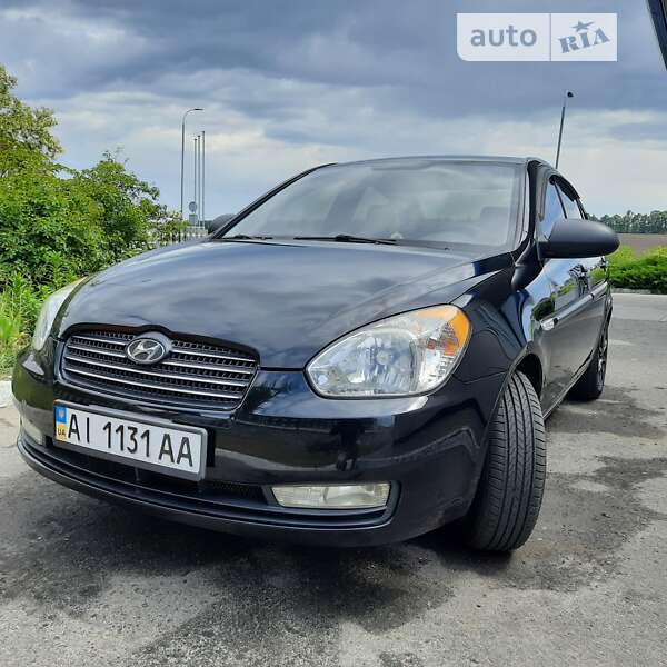 2010 hyundai accent