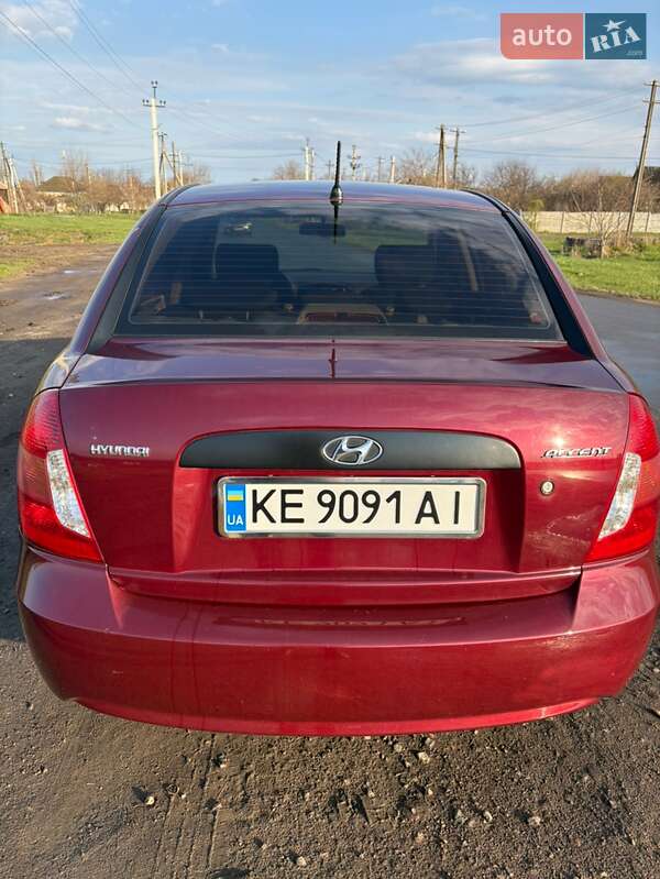 2010 hyundai accent