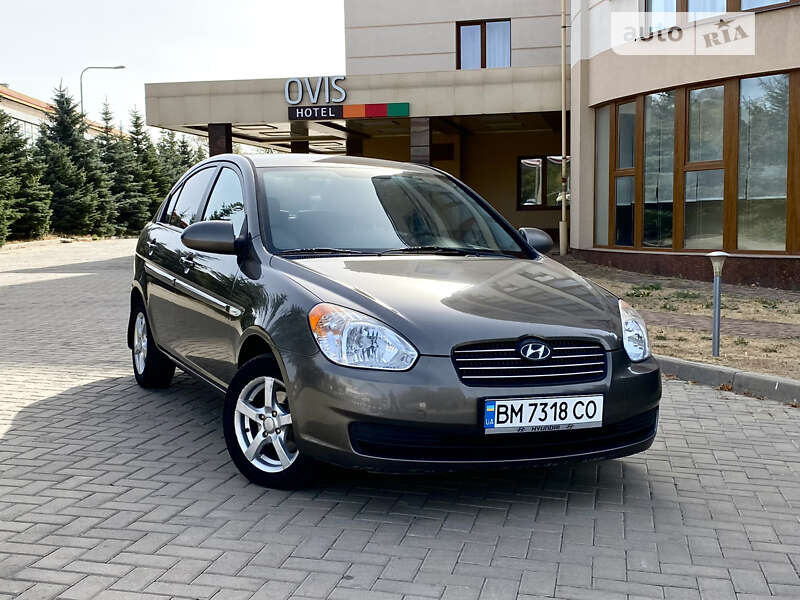 2010 hyundai accent