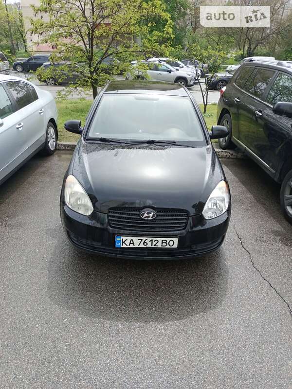 2010 hyundai accent