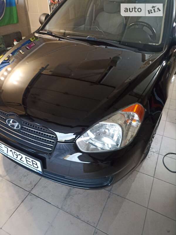 2010 hyundai accent