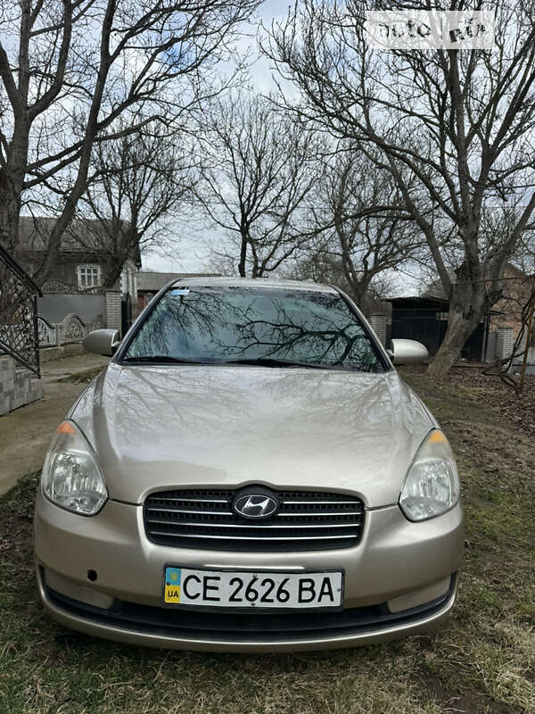2010 hyundai accent