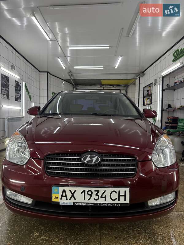 2010 hyundai accent