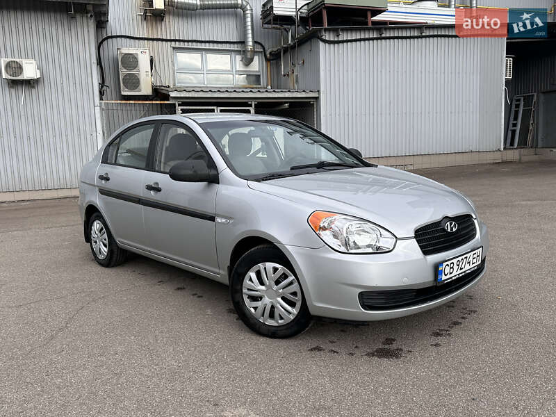 2010 hyundai accent