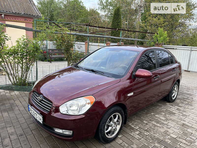 2010 hyundai accent