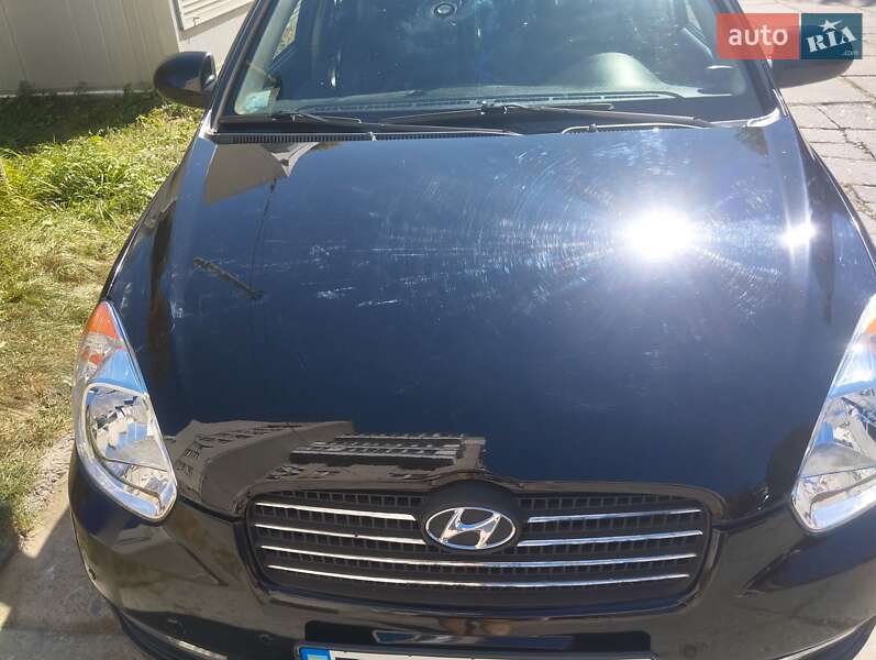 2010 hyundai accent