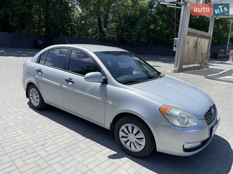 2008 hyundai accent