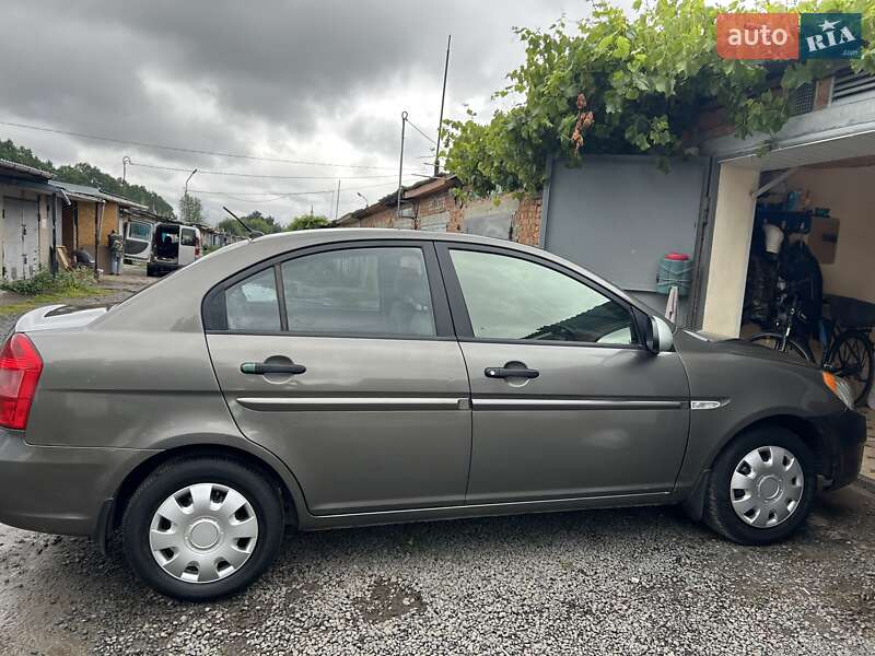 2008 hyundai accent