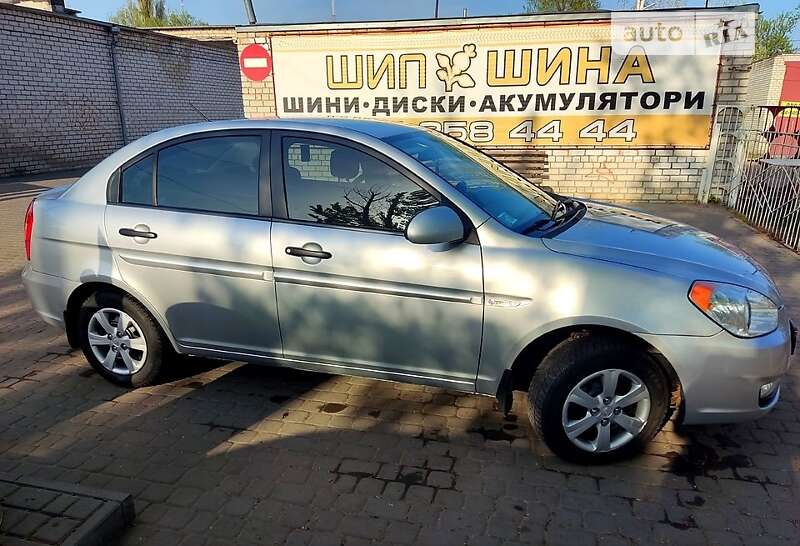 2008 hyundai accent