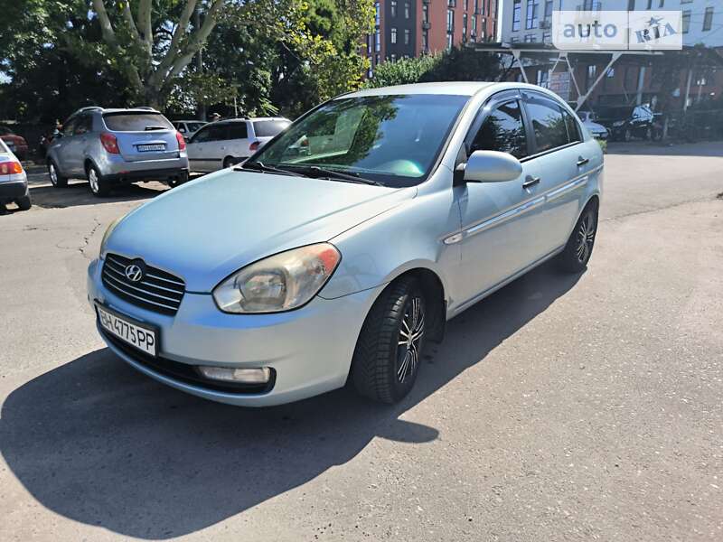 2008 hyundai accent