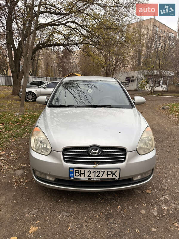 2008 hyundai accent