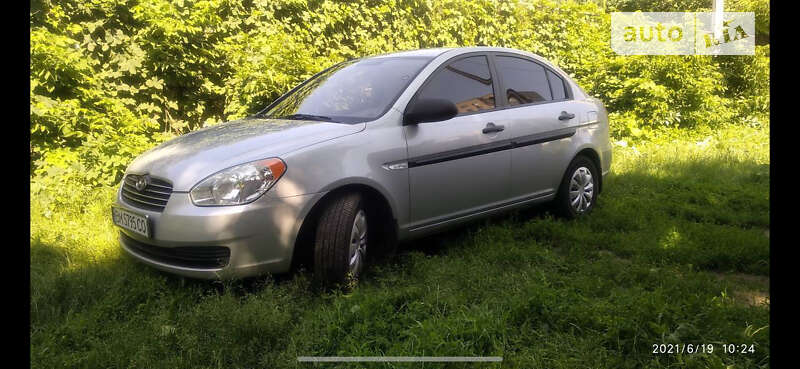 2008 hyundai accent