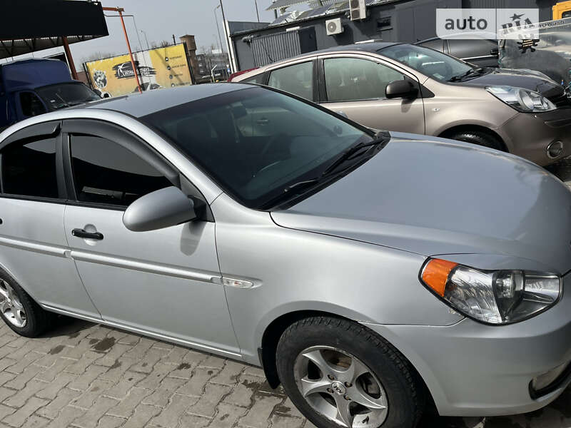 2008 hyundai accent