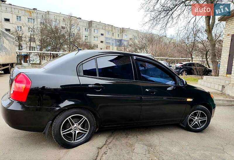 2008 hyundai accent