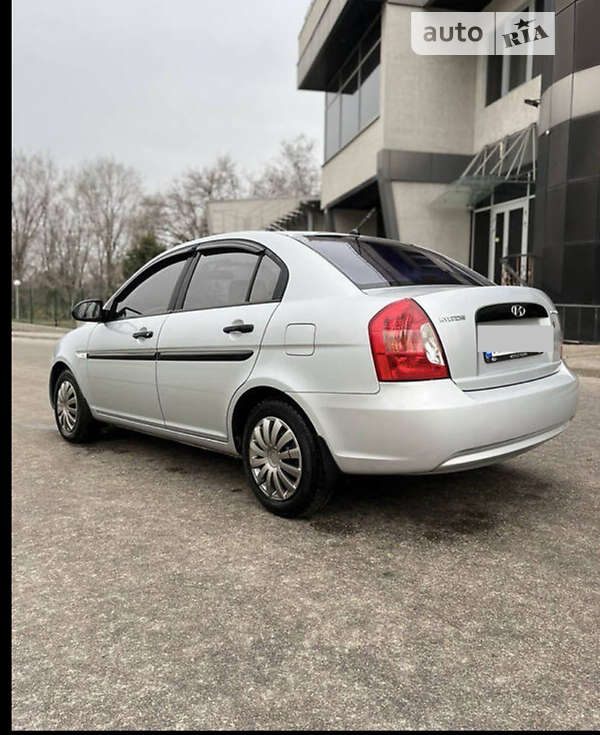 2008 hyundai accent