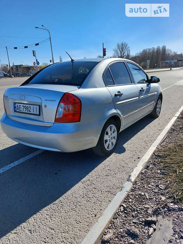2008 hyundai accent