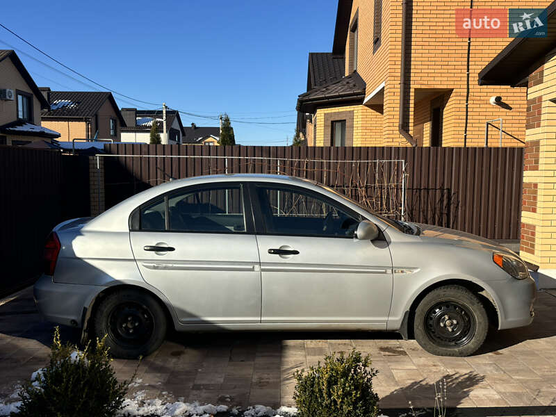 2008 hyundai accent