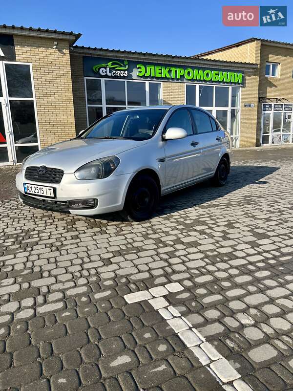 2008 hyundai accent