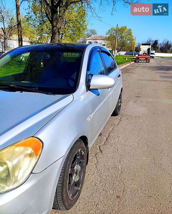2008 hyundai accent
