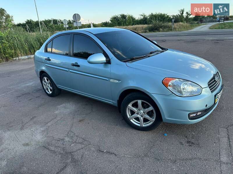 2008 hyundai accent