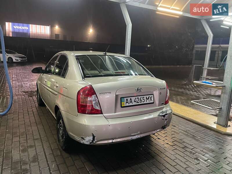 2008 hyundai accent