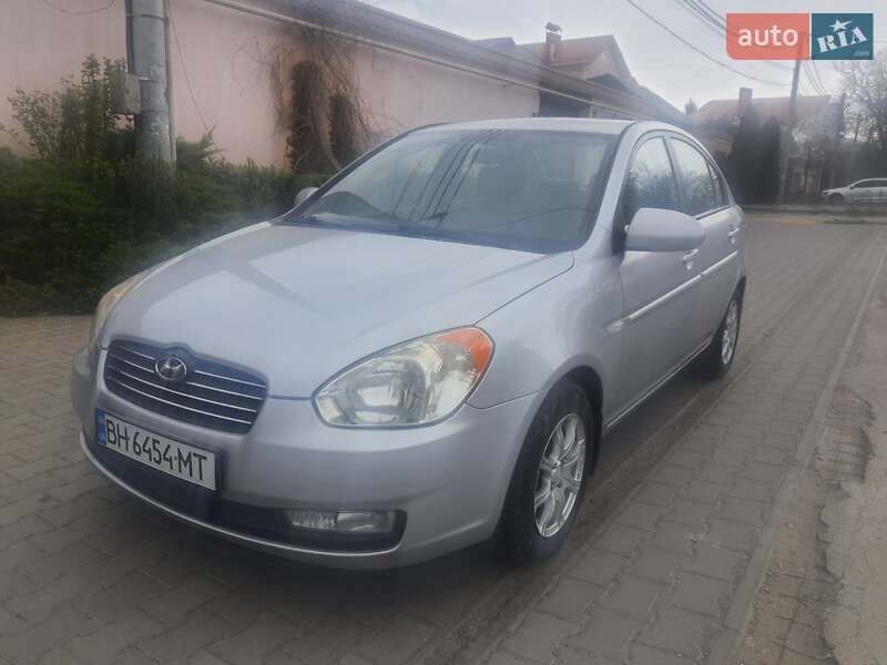 2008 hyundai accent