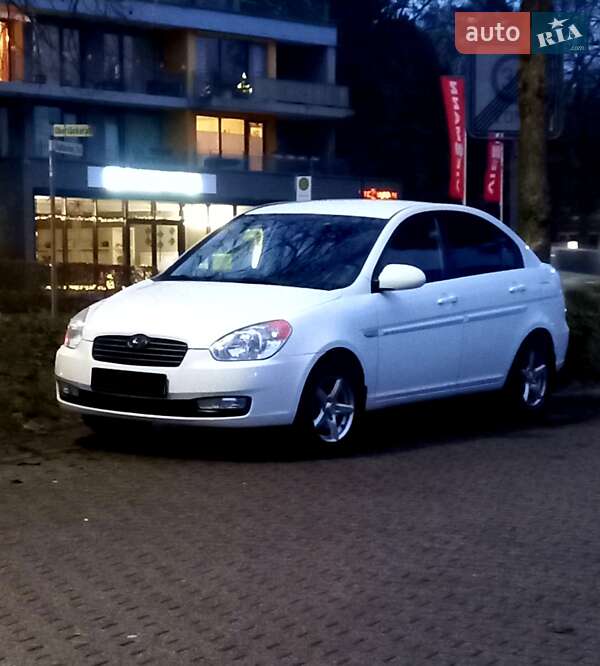 2008 hyundai accent