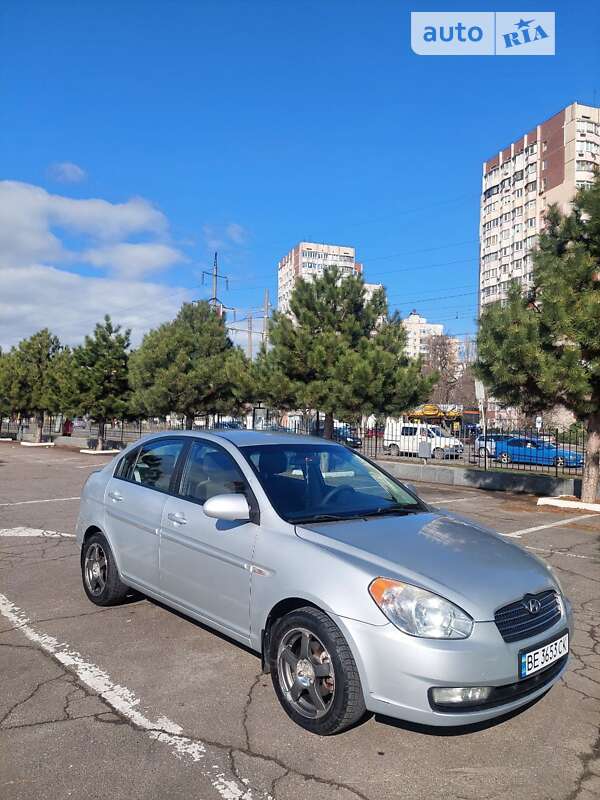 2008 hyundai accent
