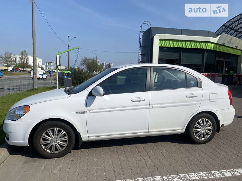 2008 hyundai accent