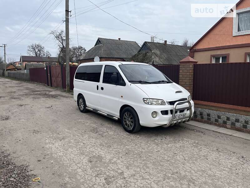 2003 hyundai h-1