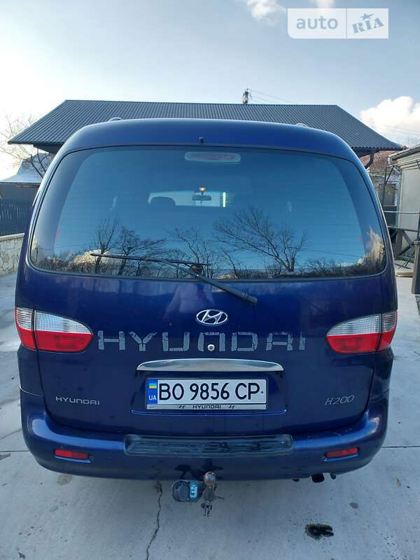 2004 hyundai h-1