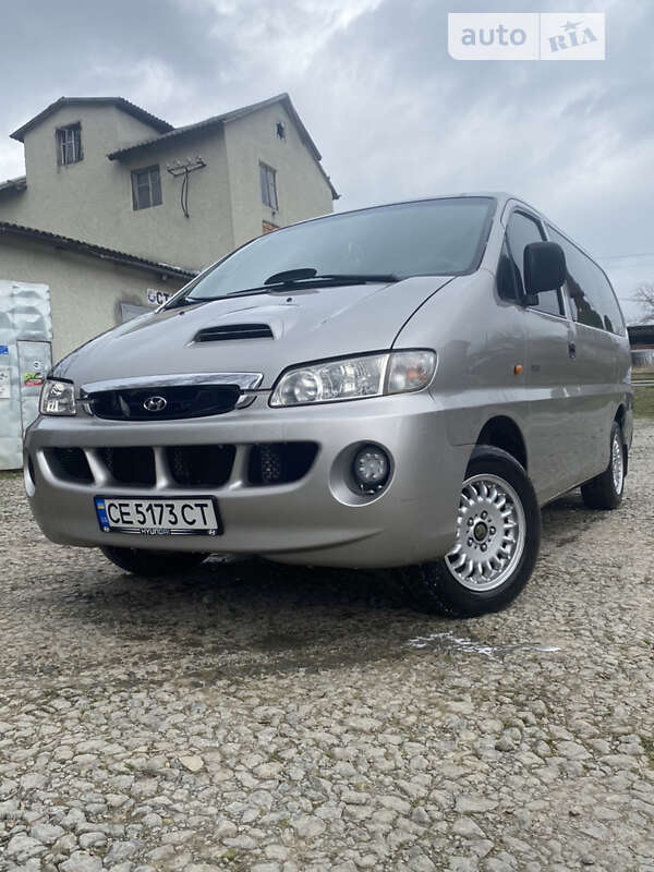 2004 hyundai h-1