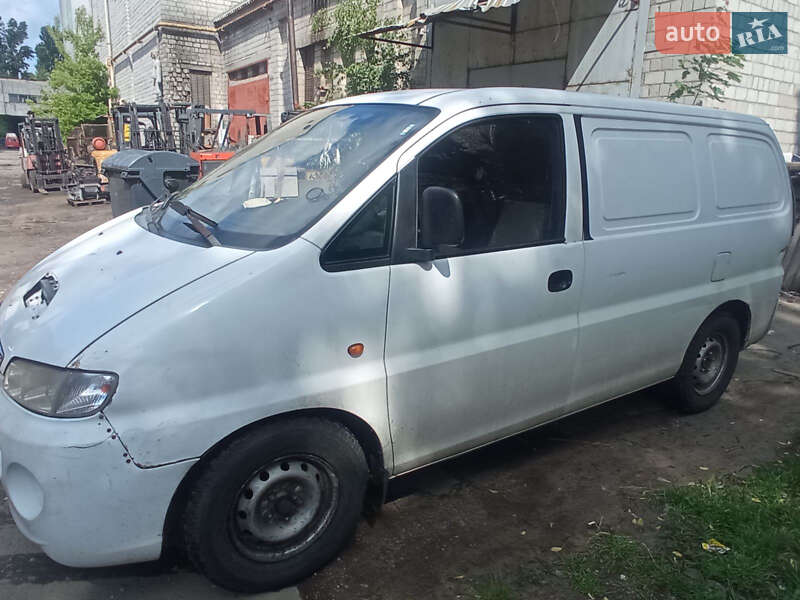 2005 hyundai h-1