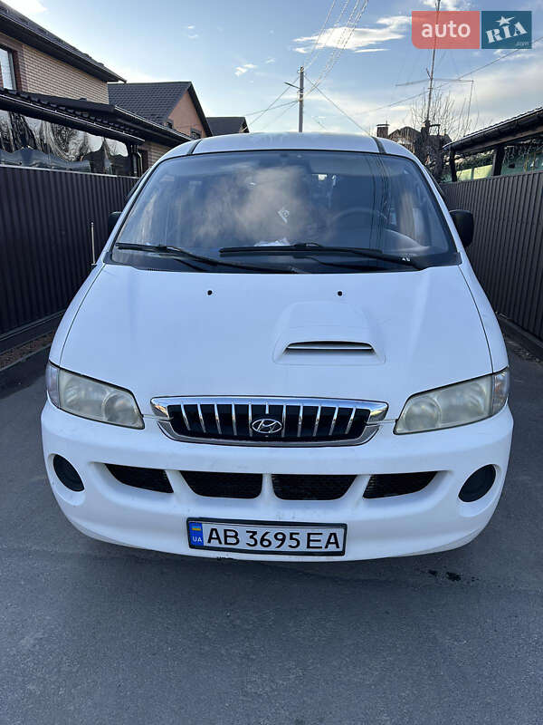 2005 hyundai h-1