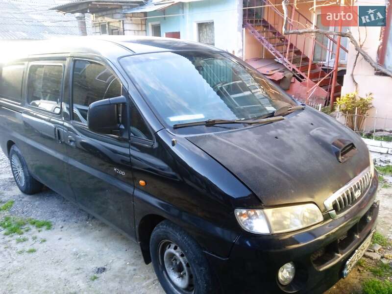 2004 hyundai h 200