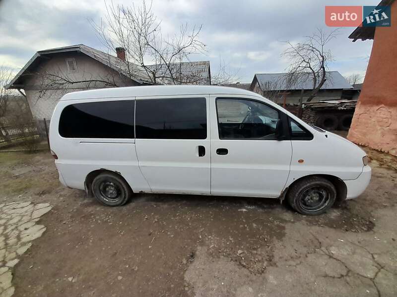 2004 hyundai h-1