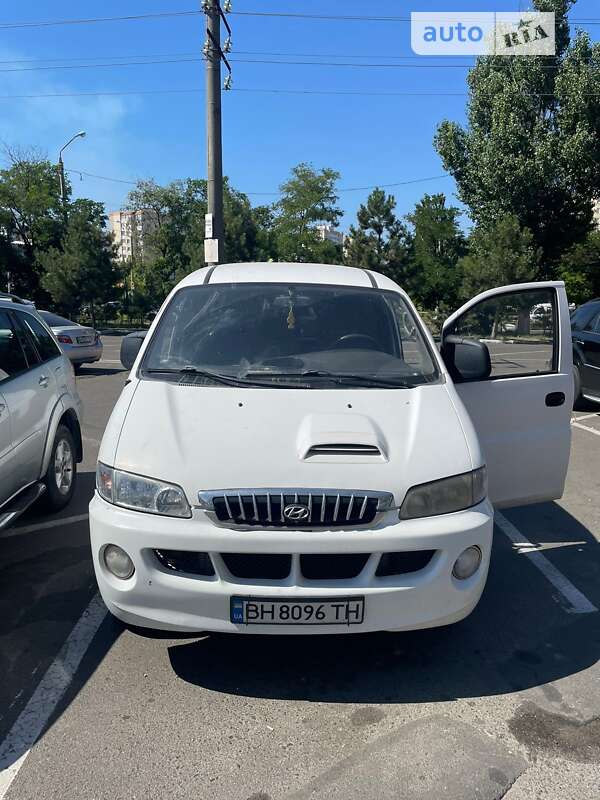 2005 hyundai h200