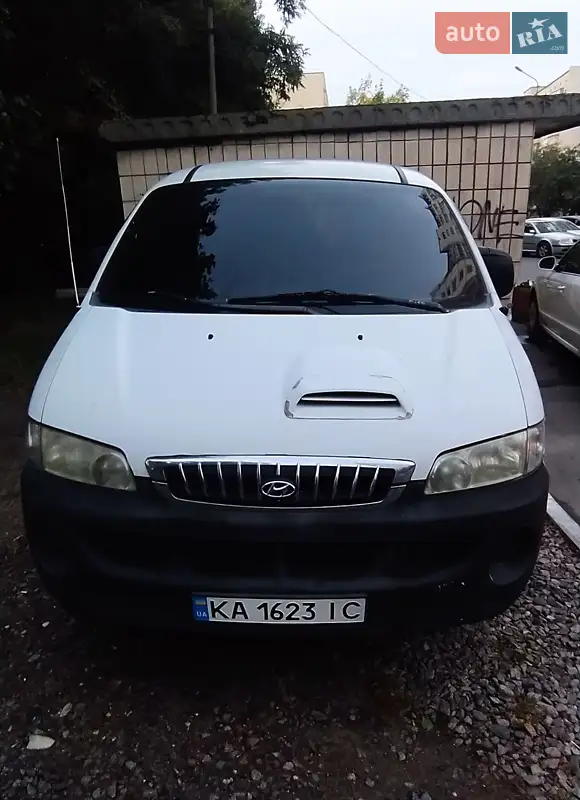 2005 hyundai h-1