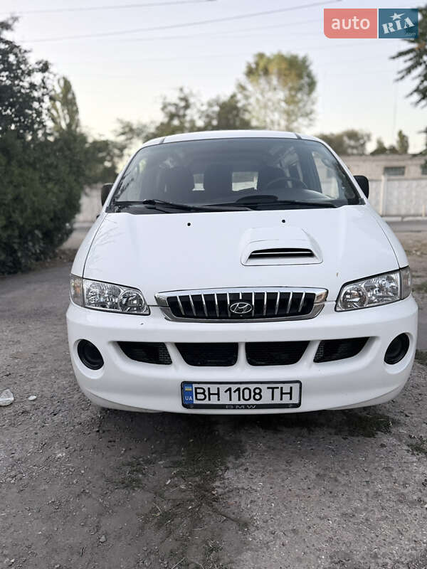 2005 hyundai h-1