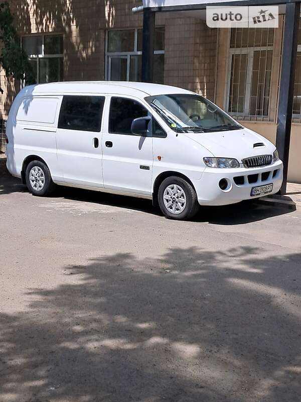 2006 hyundai h-1