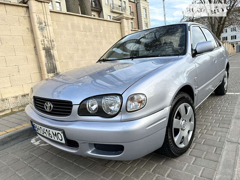 2001 toyota corolla