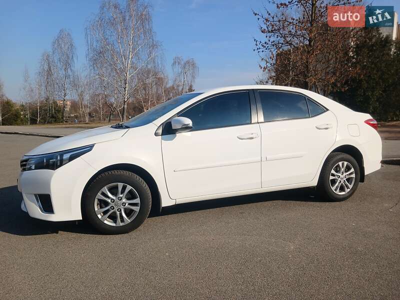 2016 toyota corolla