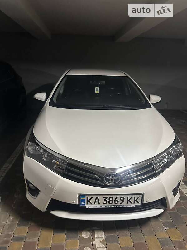 2013 toyota corolla