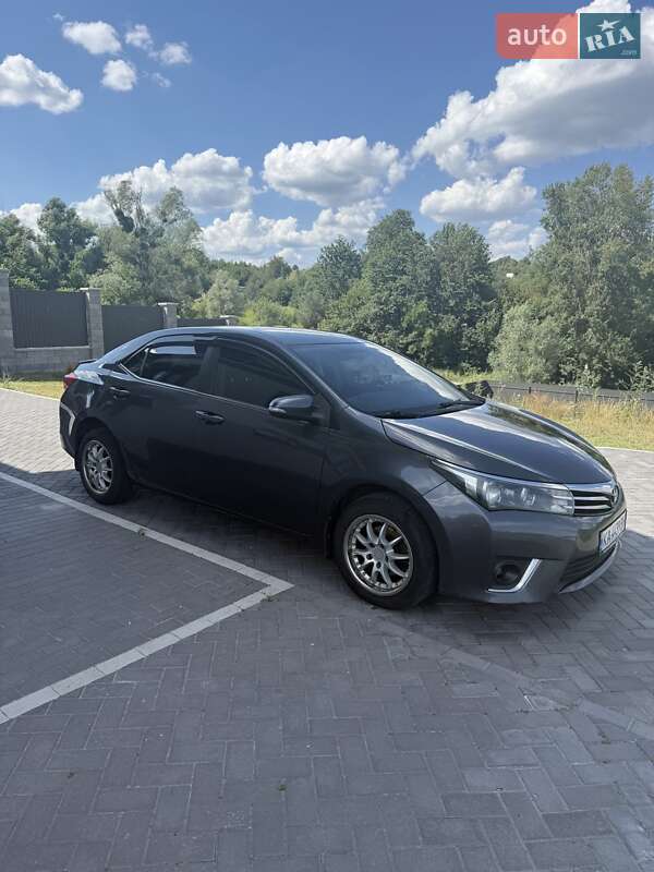 2014 toyota corolla